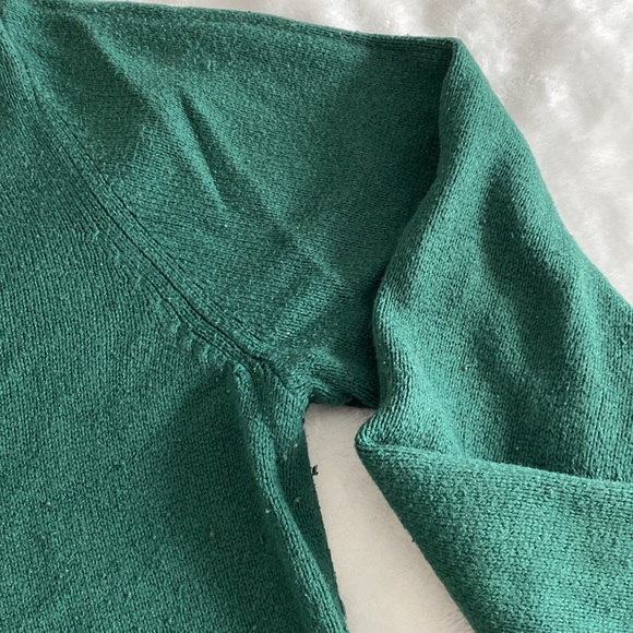 Evergreen v-neck sweater - Picture 8 of 17